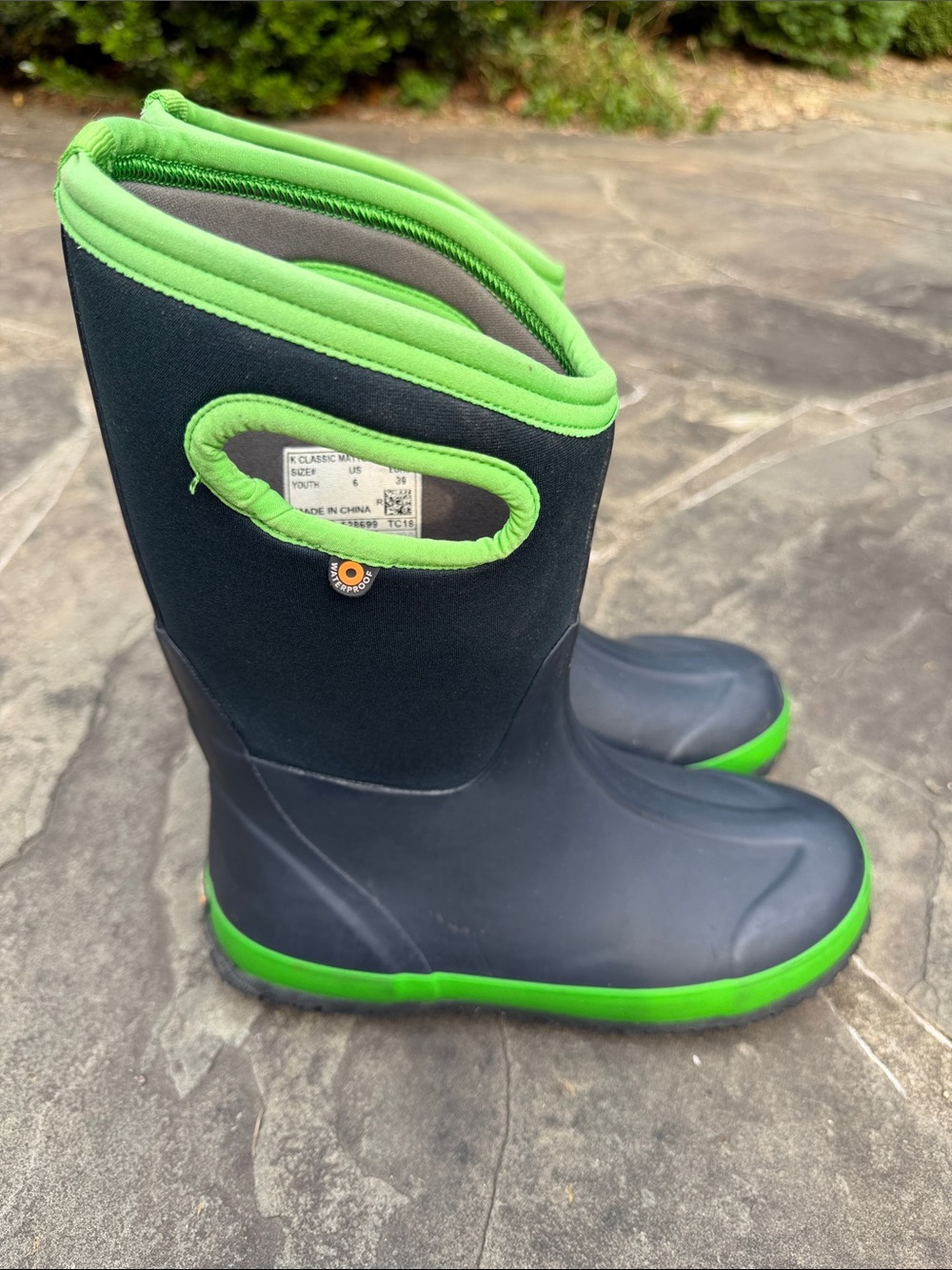 Bogs Kids classic matte Navy & Lime Green Waterproof Pull-On Boots